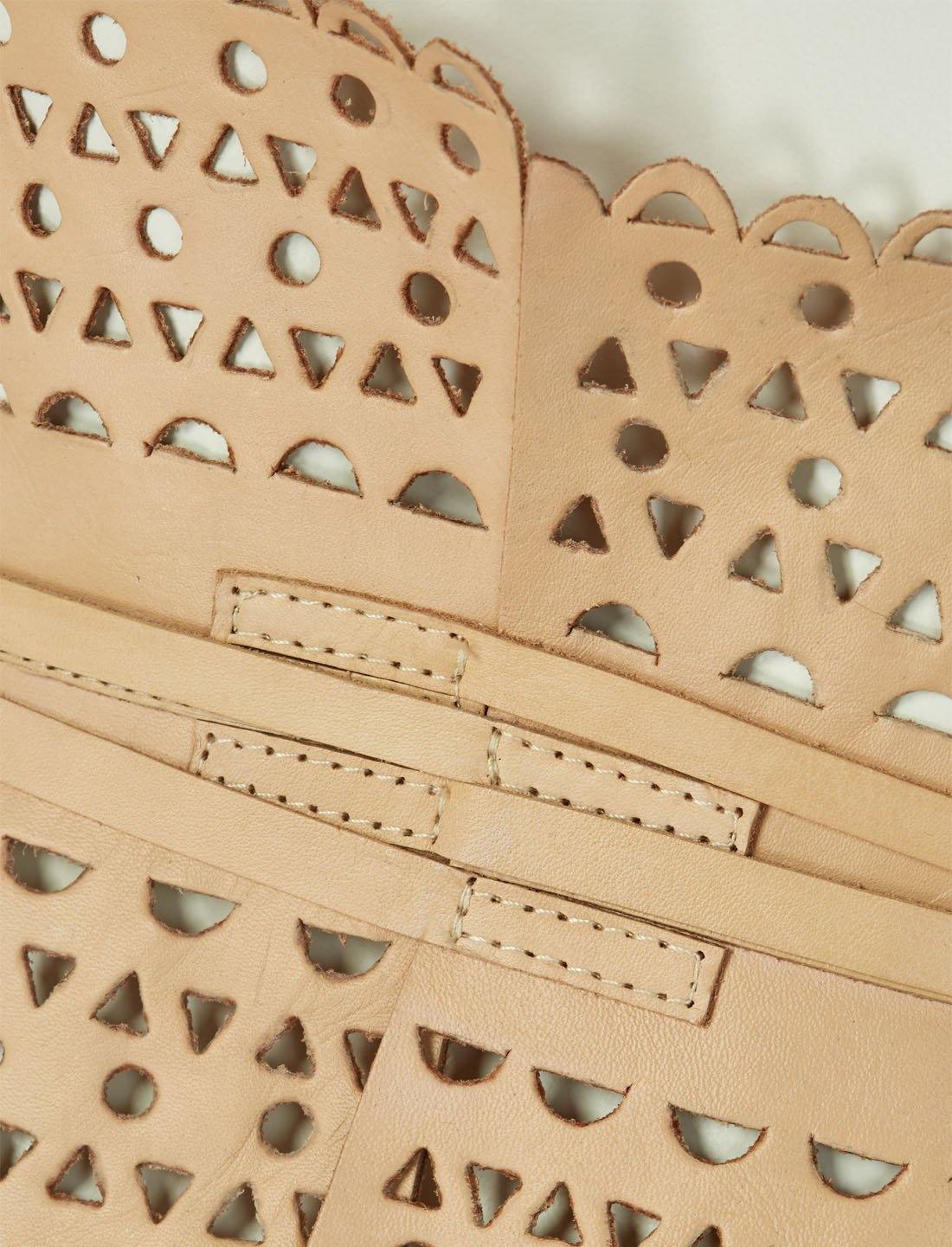 ANISSA BELT - Erika Peña